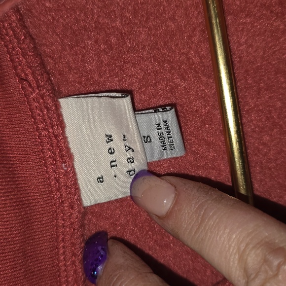 A New Day Coral Quarter Zip-up Cropped Sweatshirt Size Small - Picture 3 of 3